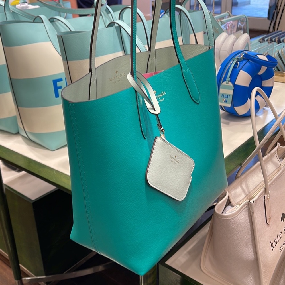 Kate Spade ava reversible tote
FIG LEAF - Picture 15 of 16
